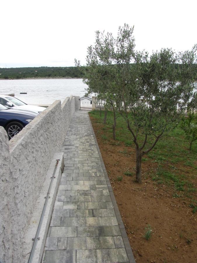 Apartmani Rudi Anić Exterior foto